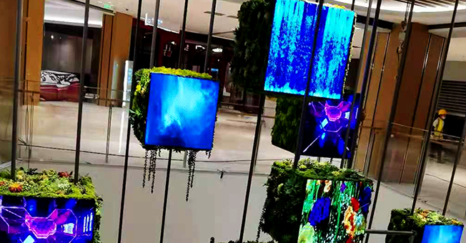 南昌万象汇 10 组魔方三面屏广告展示系统项目