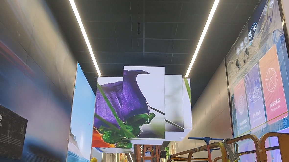 深圳科技馆不规则大型魔方 LED 商业显示项目